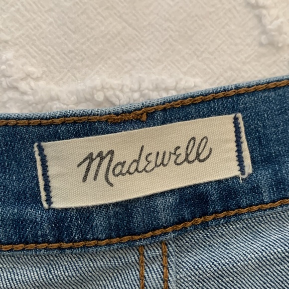 MADEWELL HIGH-RISE DENIM SHORTS WITH EXPOSED BUTTON FLY - Picture 4 of 6